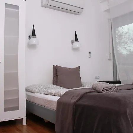 Fuer 8 Personen Ca 60 Qm In Siofok, Westungarn Plattensee - B56352