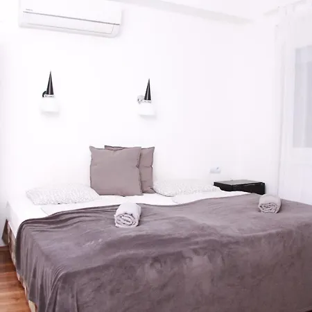 아파트 Fuer 8 Personen Ca 60 Qm In Siofok, Westungarn Plattensee - B56352 *