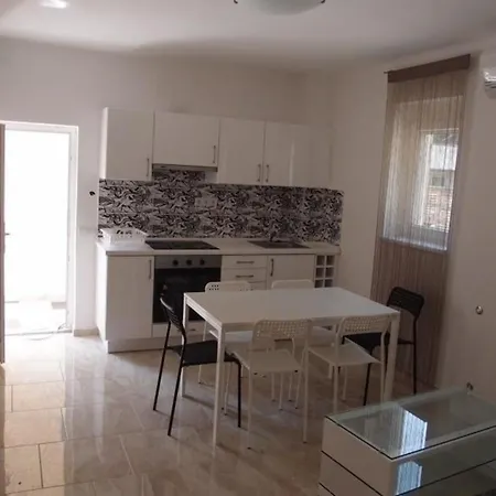 Fuer 8 Personen Ca 60 Qm In Siofok, Westungarn Plattensee - B56352 *